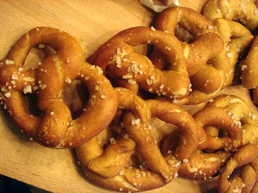 morefinishedpretzels.jpg