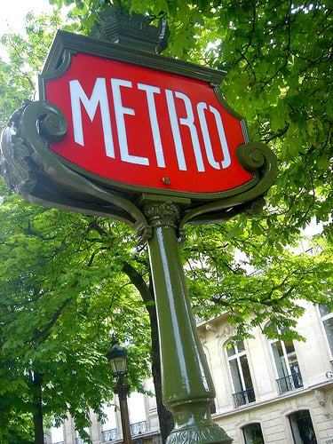 Métro Sign