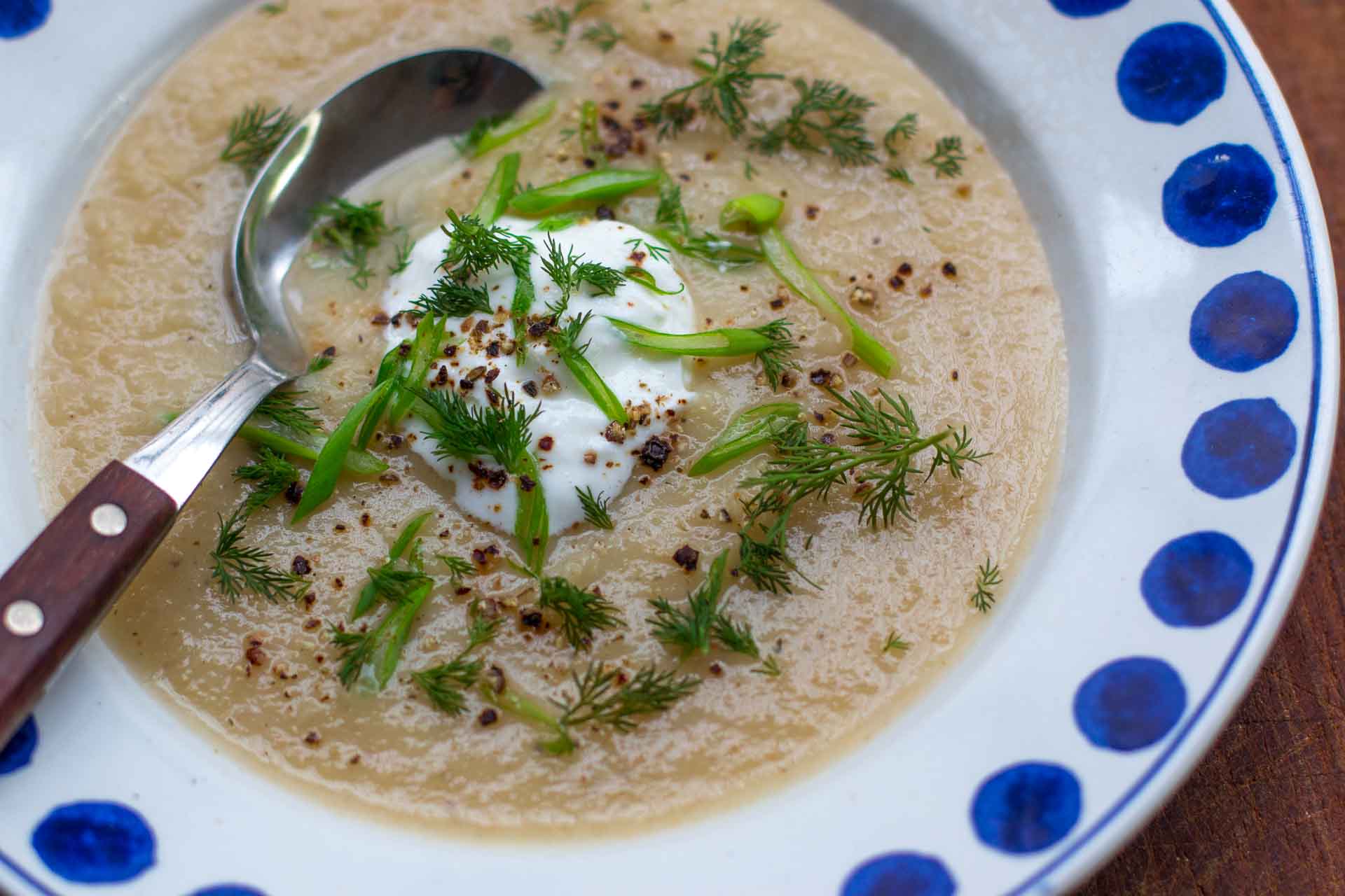 https://www.davidlebovitz.com/wp-content/uploads/2008/12/celery-root-soup-7.jpg