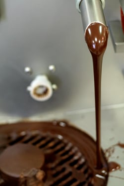 chocolate spout-tempering kettle