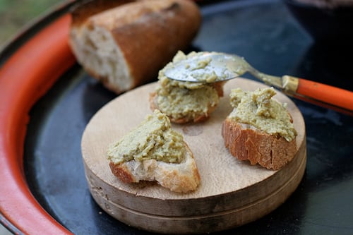 tapenade toasts