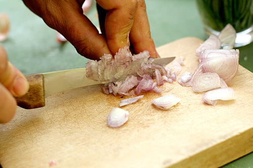 slicing shallots