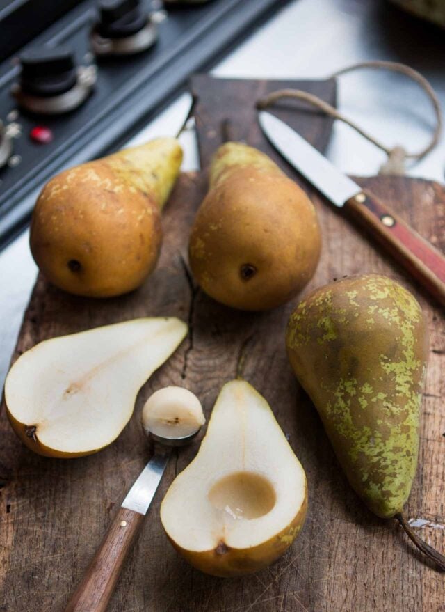 How to Cut a Pear in Half, into Slices, Cubed and Fancy