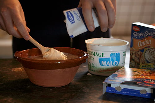 making onion dip