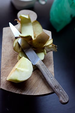 sliced apples