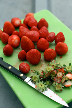 sliced strawberries