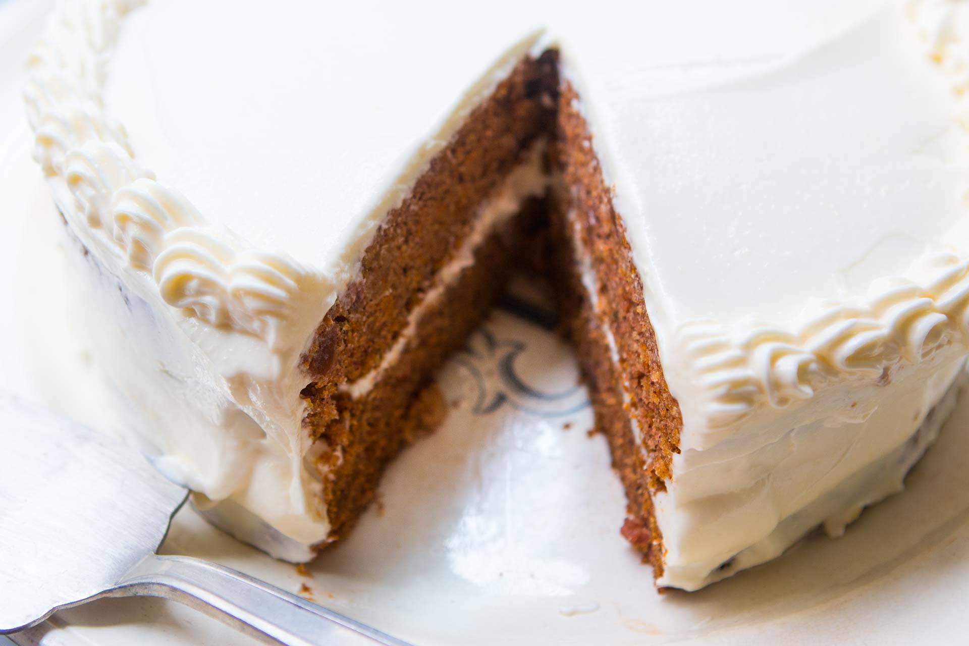 https://www.davidlebovitz.com/wp-content/uploads/2010/12/Carrot-cake-recipe-9.jpg