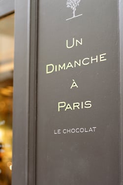 un dimanche a paris