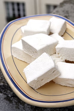How to Make Homemade Marshmallows