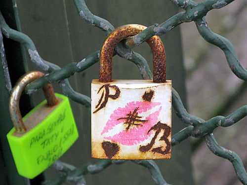 lips - Pont des Arts, Paris