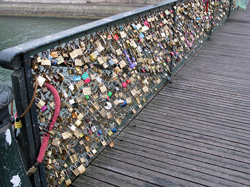 bridge locks - Pont des Arts, Paris