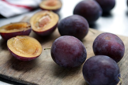 italian prune plums