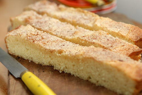 gooey cinnamon cake