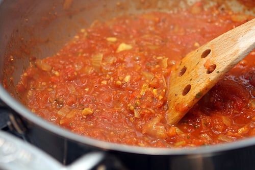 spicy tomato sauce for shakshuka