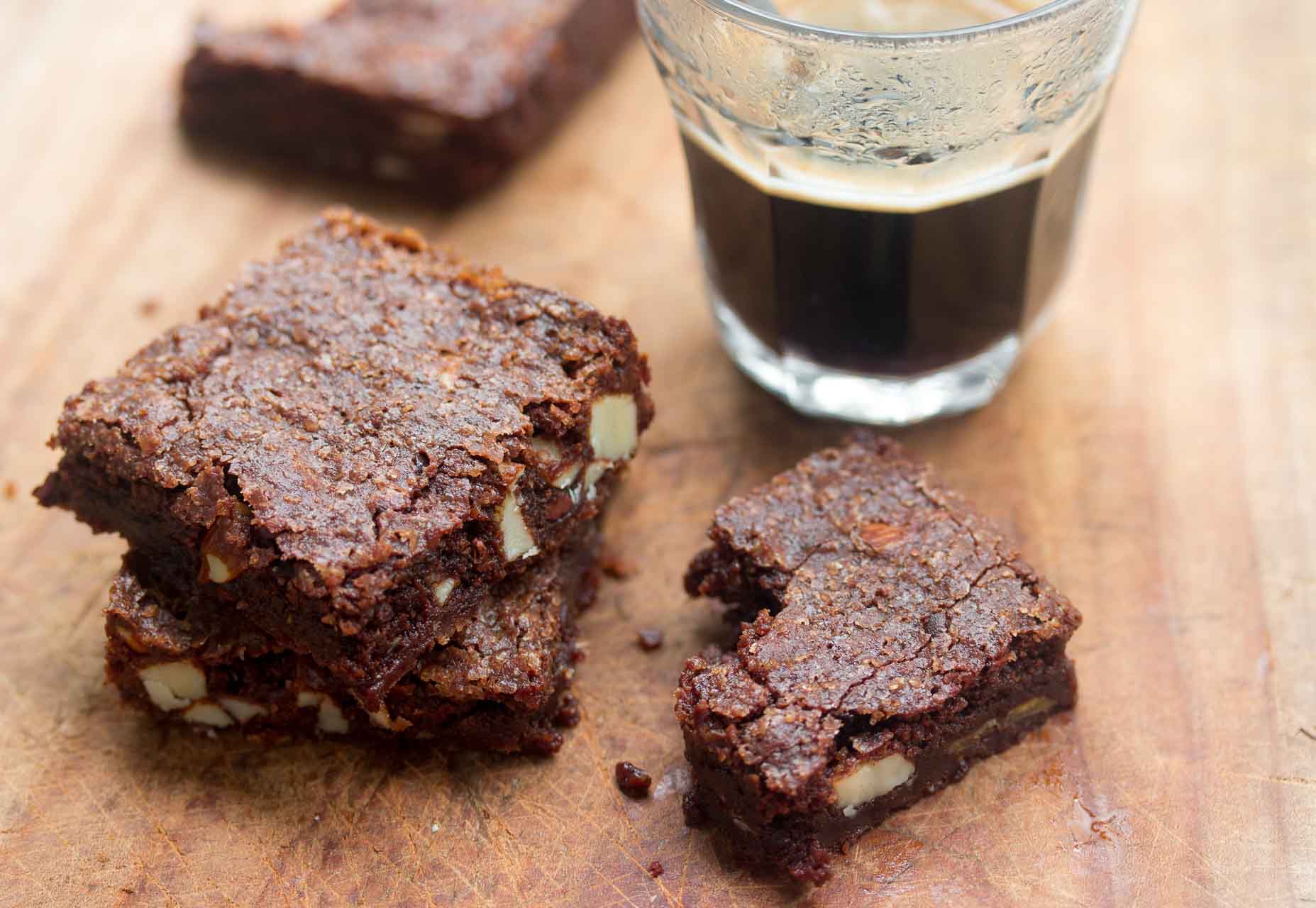 Sara's Cooking Class: Caramel Nut Brownie