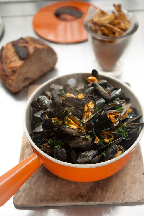 Moules Frites (Mussels and French fries)