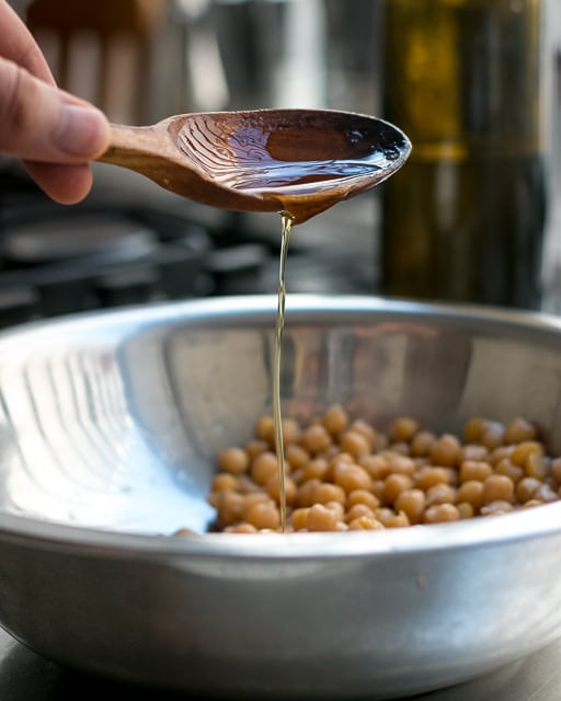 Chickpea, lemon and mint salad