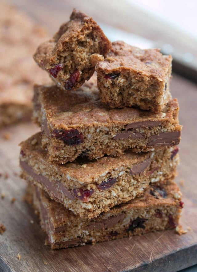 Chewy chocolate chip cookie bars