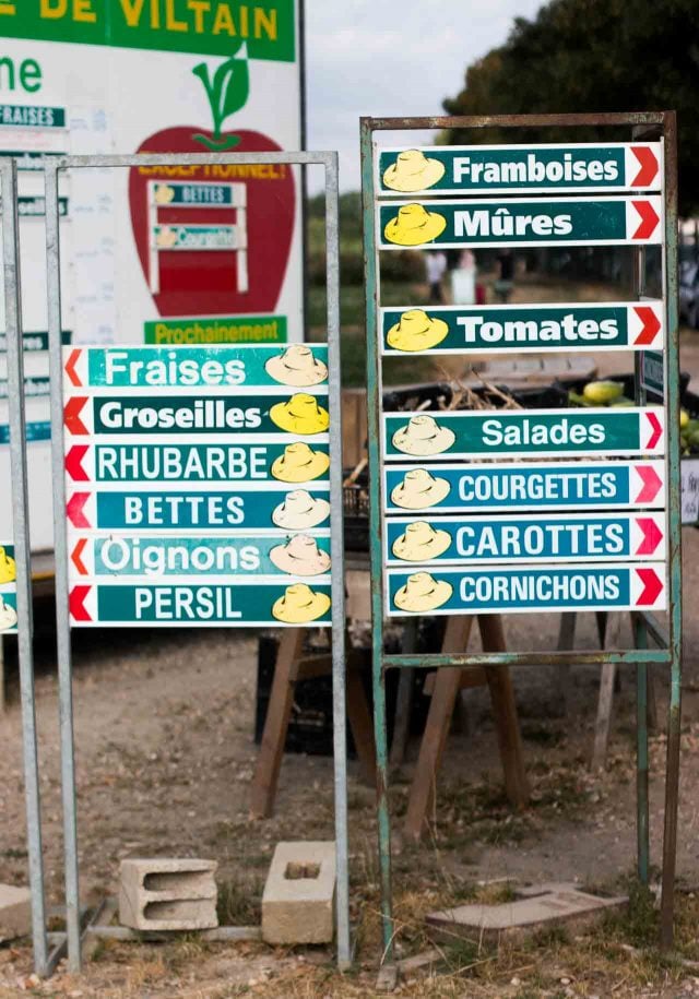 La Ferme de Viltain you-pick signs