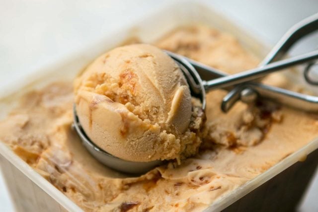 Vanilla ice cream experiment yields solid scoop with creamy