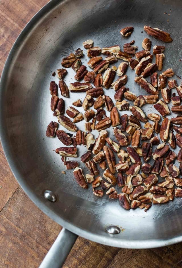 Pecans for baked apples