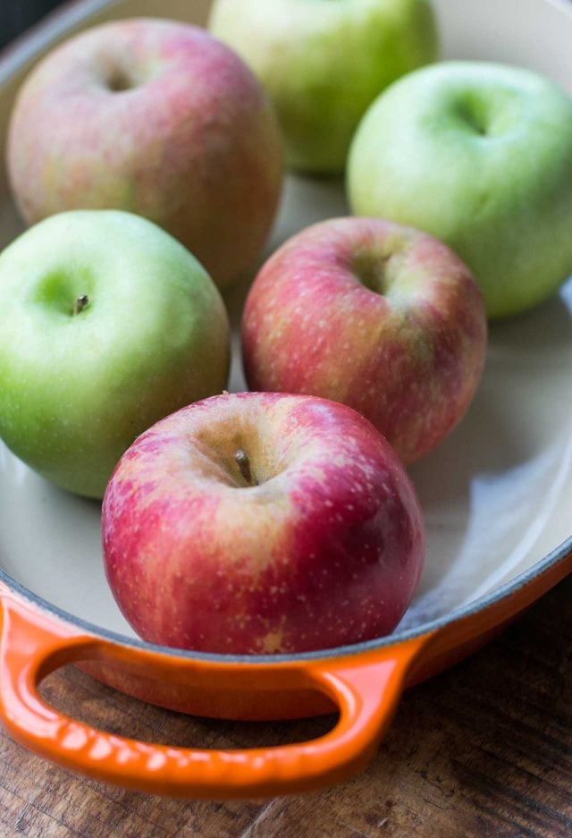 Apples for baked apples with ginger