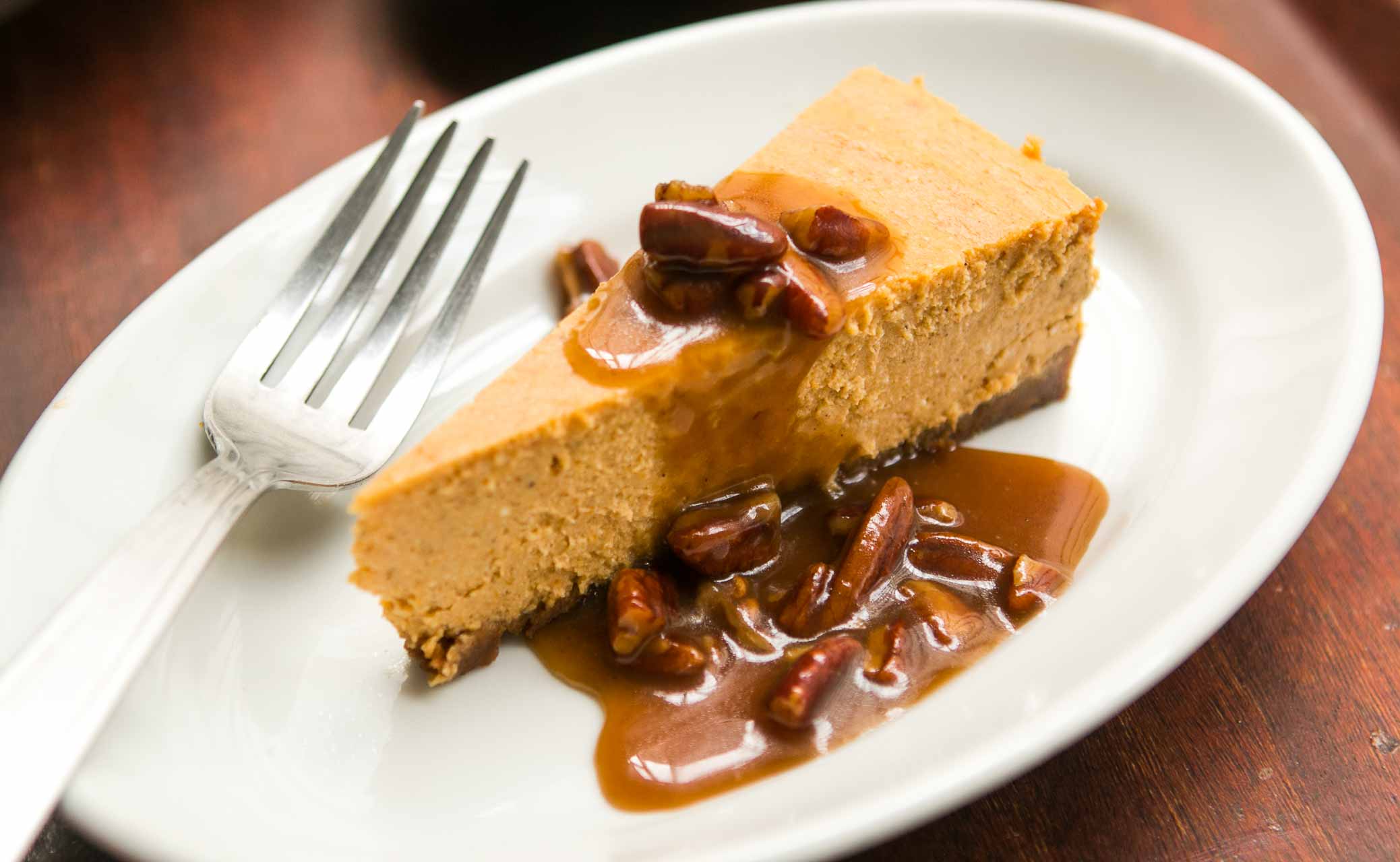 https://www.davidlebovitz.com/wp-content/uploads/2017/10/Pumpkin-cheesecake-recipe-with-toffee-pecan-sauce_-7.jpg