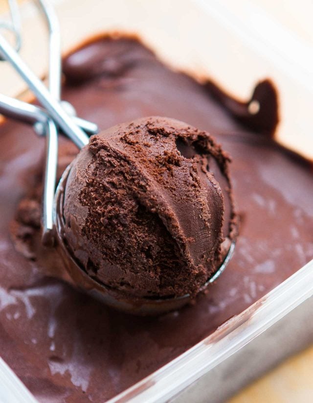 Sous Vide Chocolate Ice Cream { Super Easy Recipe } - crave the good