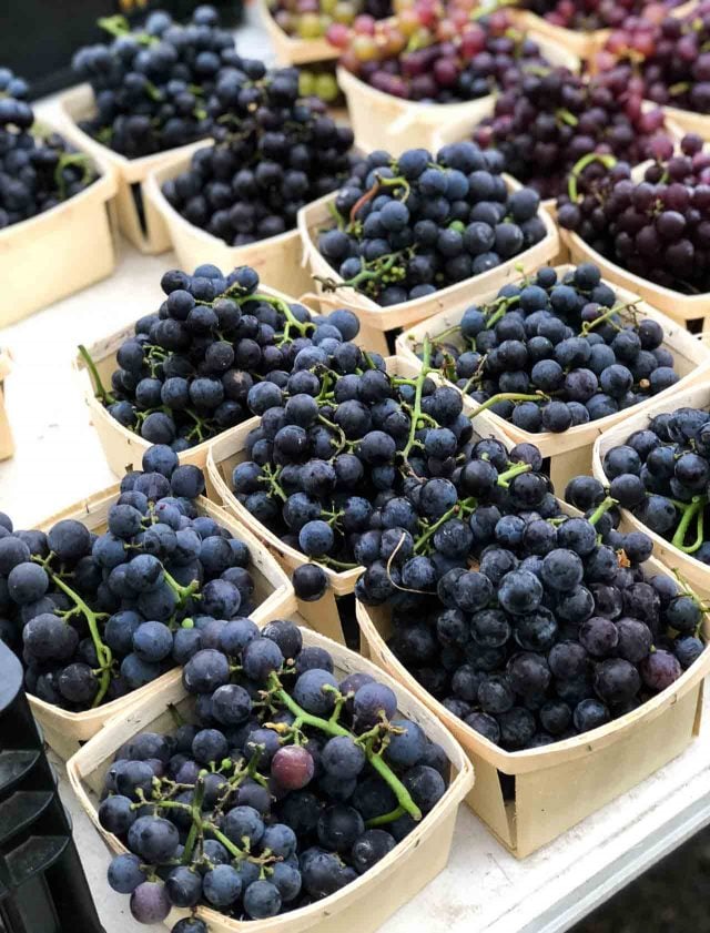 Basket & Bushel Green Seedless Grapes