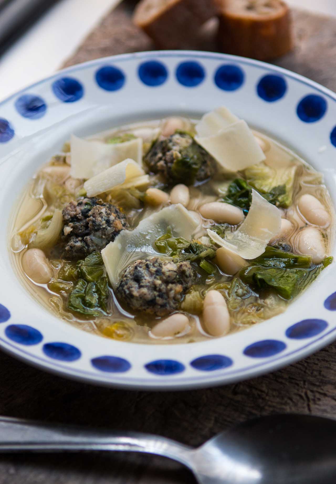 https://www.davidlebovitz.com/wp-content/uploads/2019/01/Escarole-soup-recipe-2.jpg