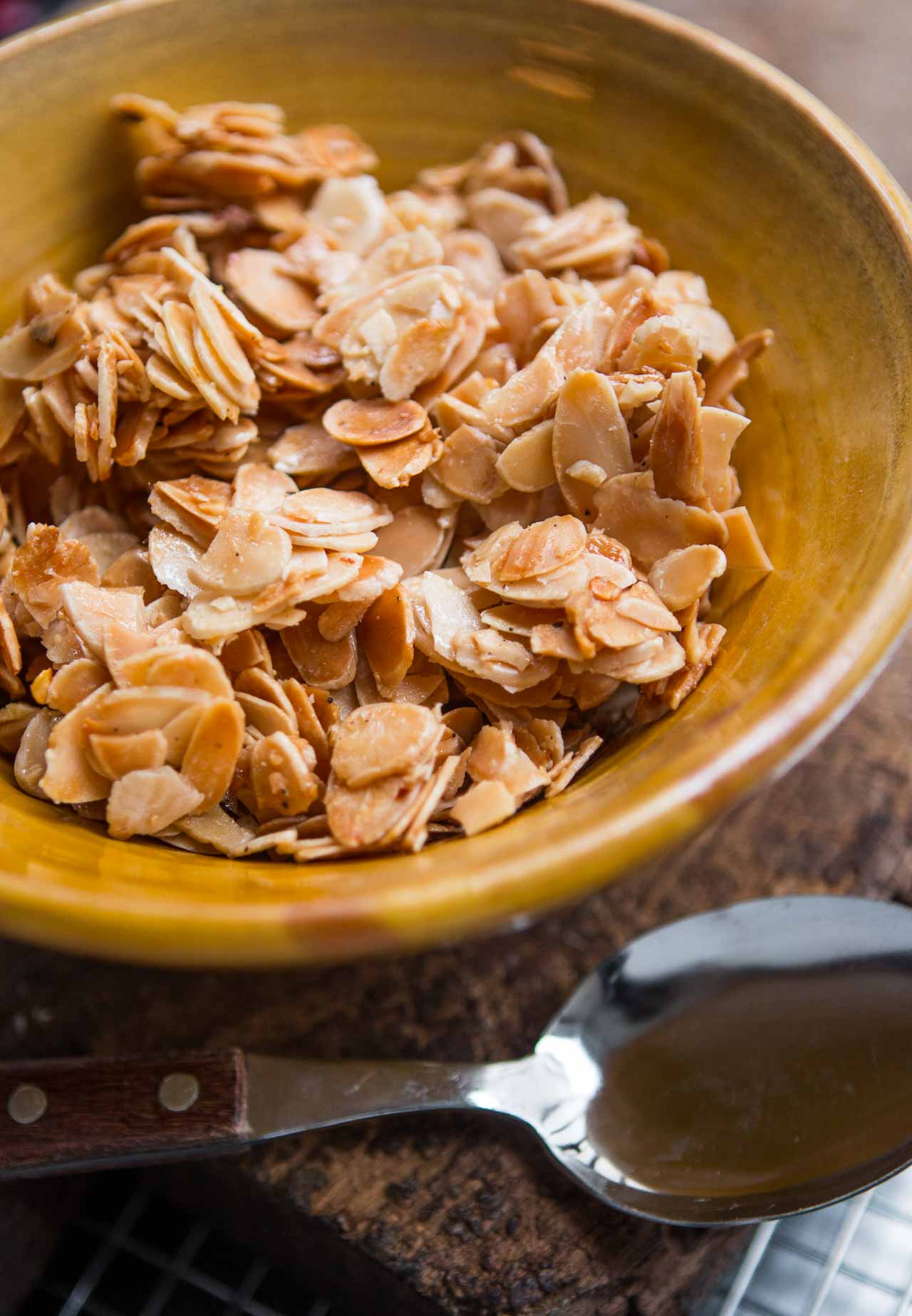 Spicy, crunchy, salty candied almonds - super easy to make!