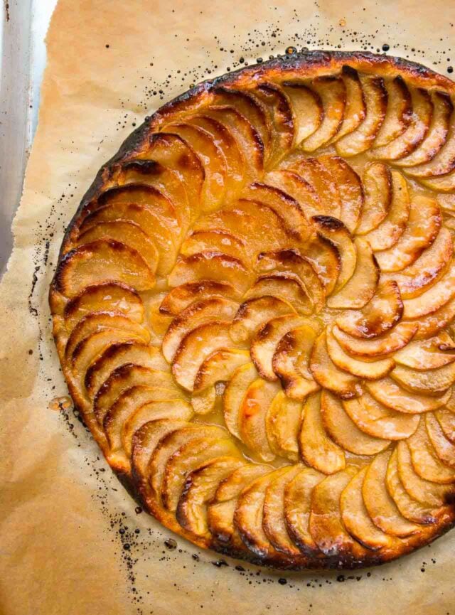 Mini Apple Tarte Tatin (French Apple Tarts) - ZoëBakes