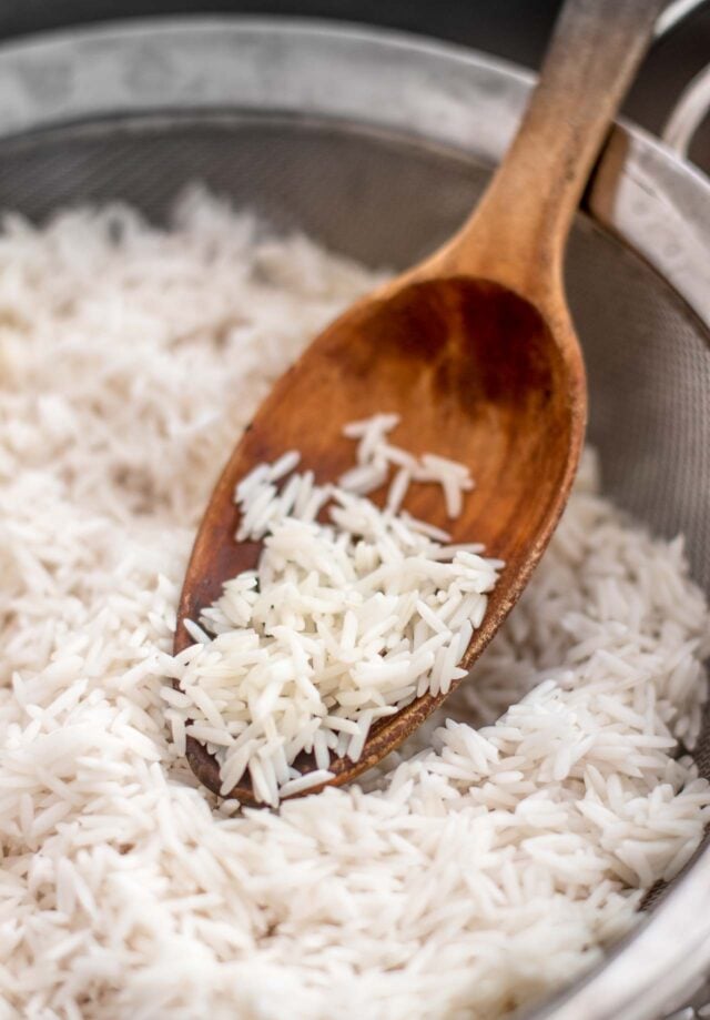 https://www.davidlebovitz.com/wp-content/uploads/2021/05/Tahdig-persian-rice-recipe-2-640x919.jpg
